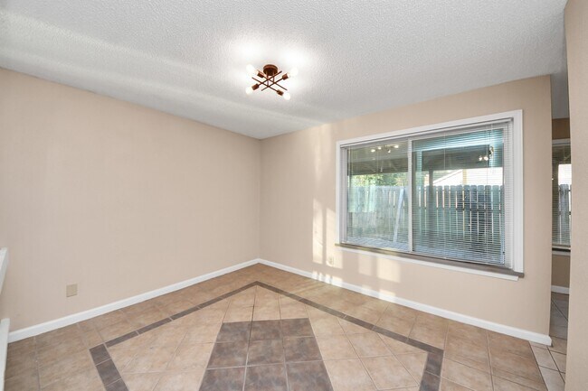 Building Photo - 12707 Corona Ln