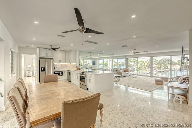 Building Photo - 2717 Yacht Club Blvd