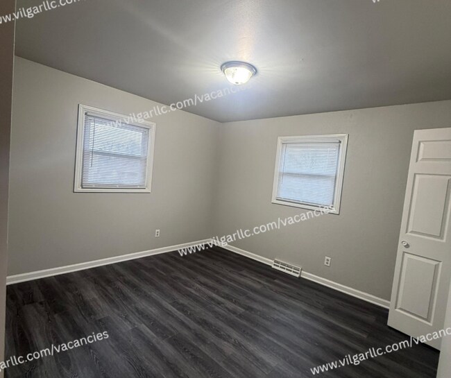 Building Photo - 5583 - 85 Tulip Ave