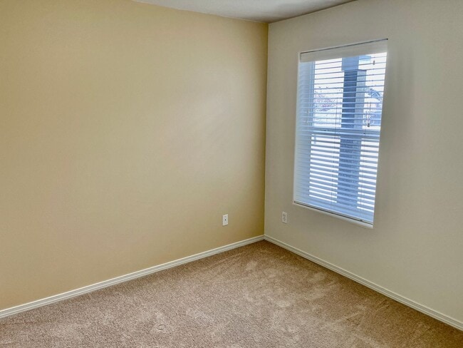 Building Photo - New on the Market!