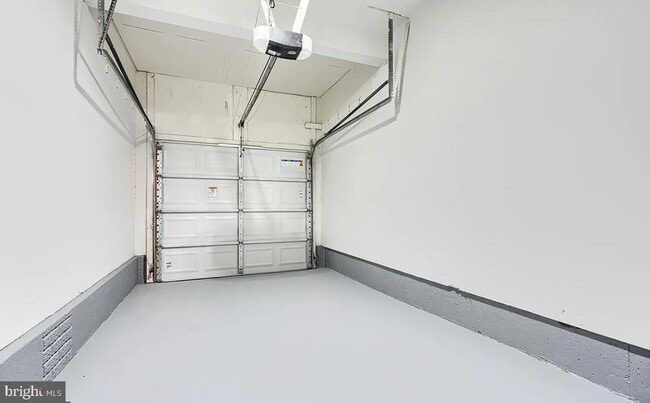 Building Photo - 4 Maya Way