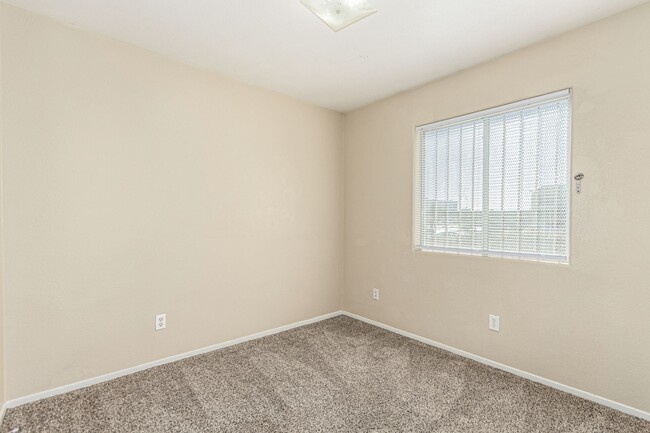 Building Photo - *FREE RENT THRU 2-28-25 FOR QUALIFIED APPL...