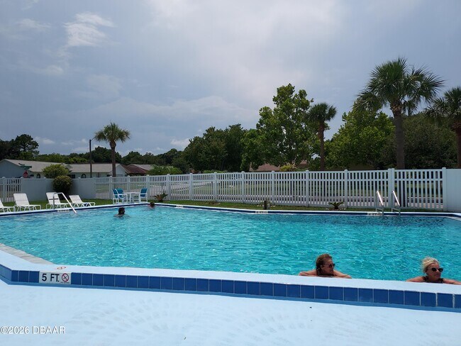 Building Photo - 1302 Deer Springs Rd