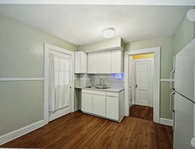 Building Photo - 107 Carr St