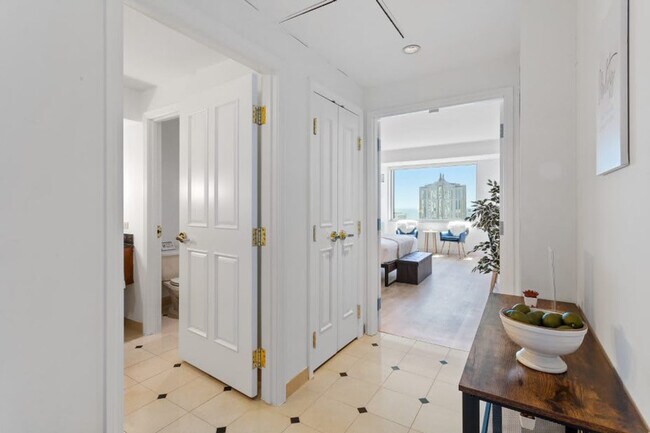 Building Photo - 810 Pacific Ave