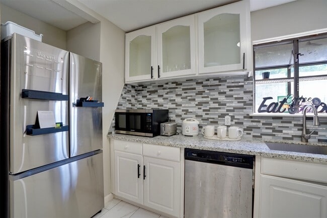 Building Photo - 4010 Oak Terrace Ct