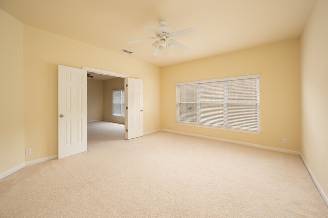 Building Photo - **LUXURIOUS GATED COMMUNITY IN FRANKLIN ZO...