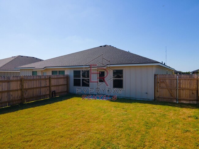 Building Photo - 912 Cherry Laurel Ln