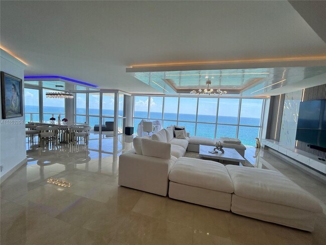 Primary Photo - 16425 Collins Ave