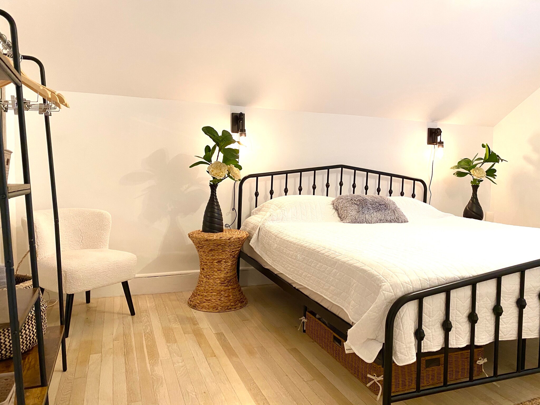 Building Photo - 4 Webster St