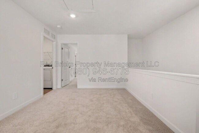 Building Photo - 3125 Ophelia Aly