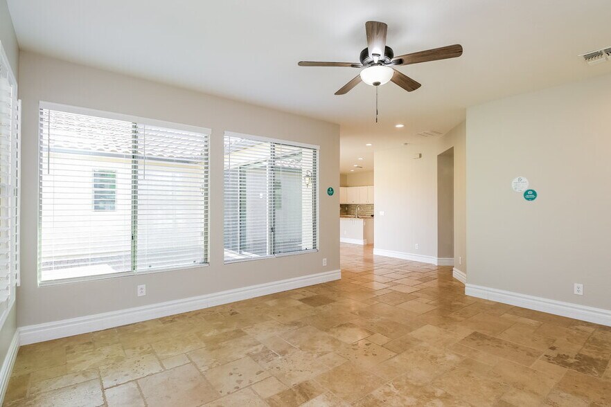 Building Photo - 4415 E Woodside Way