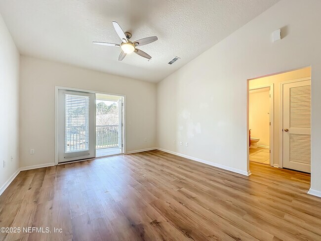 Building Photo - 218 Larkin Pl