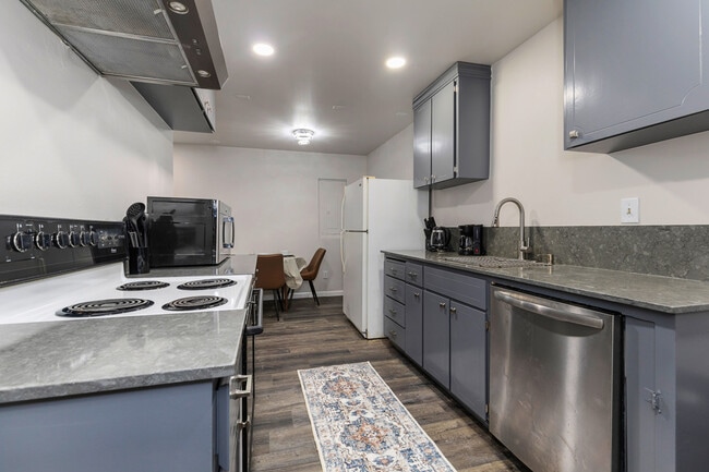 Building Photo - 19122 3rd Dr SE