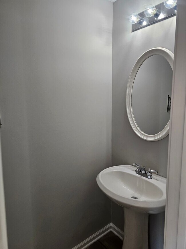 Building Photo - Move In special! 1/2 off the first Months rent!! 2 Bedrooms, 2.5 Baths Townhouse located in a Qui...