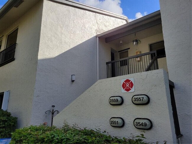 Building Photo - 3559 Cocoplum Cir