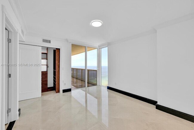 Building Photo - 1850 S Ocean Dr