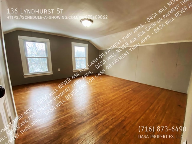 Building Photo - 136 Lyndhurst St