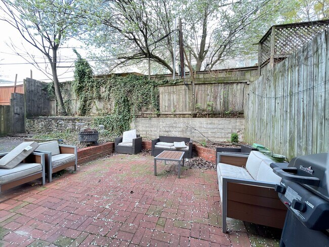 Building Photo - 416 N 31st St