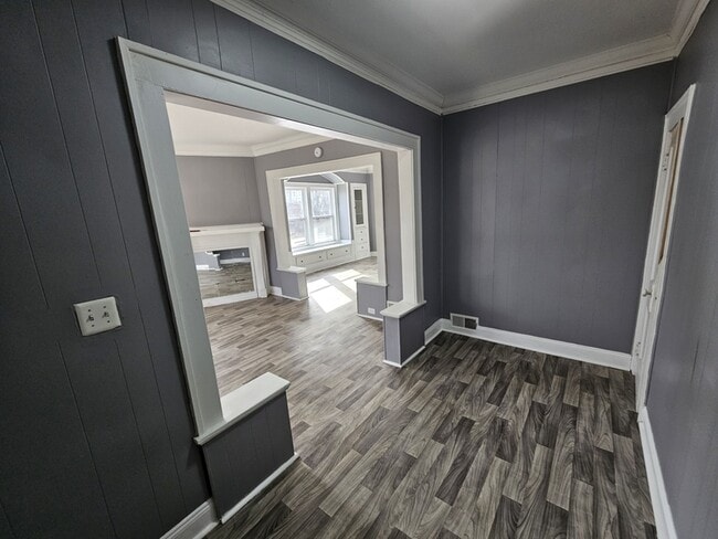 Building Photo - 9208 Pierpont Ave