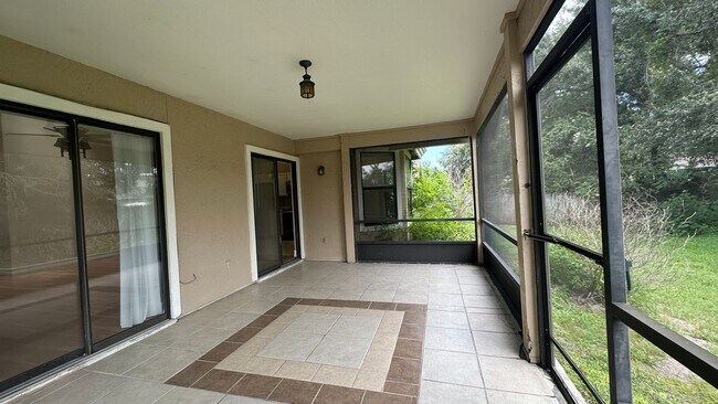 Building Photo - 487 Carrigan Ave
