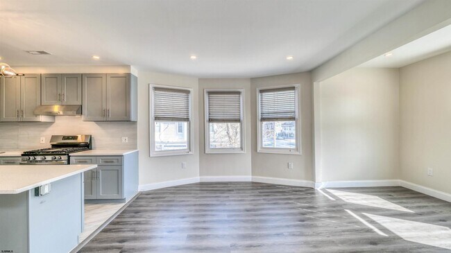 Building Photo - 5201 Ventnor Ave