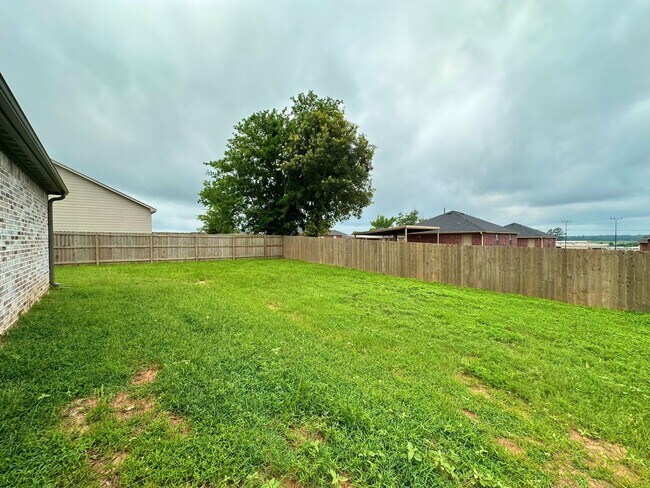 Building Photo - Available Now! New Construction 3 Bed 2 Ba...