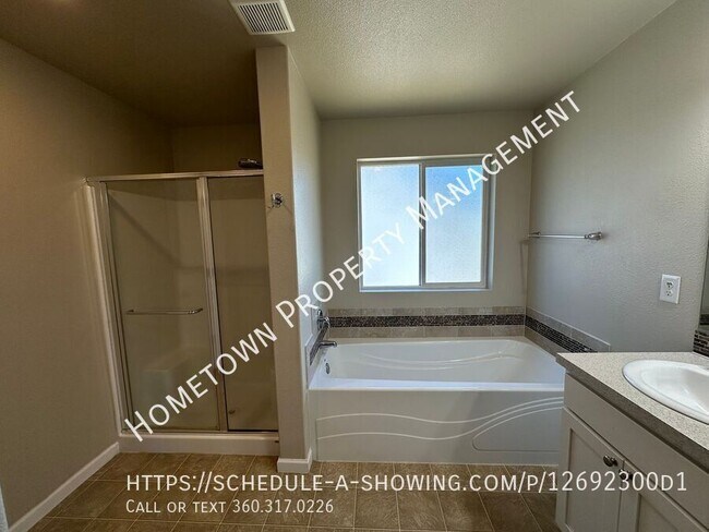 Building Photo - 3332 Juno Ct NE