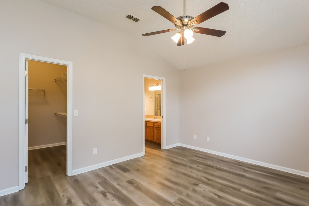 Building Photo - 2978 Centerwood Dr N