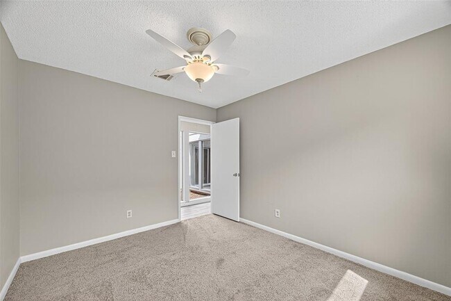 Building Photo - 16019 Parksley Dr