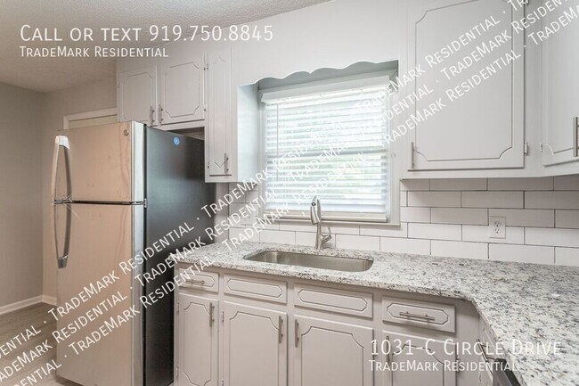 Building Photo - 1031-C Circle Drive-