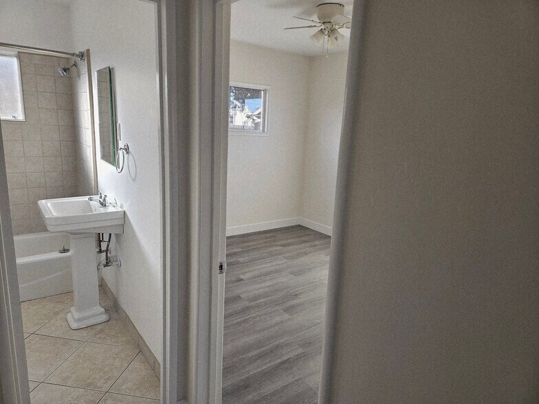 Building Photo - 25515 Senator Ave