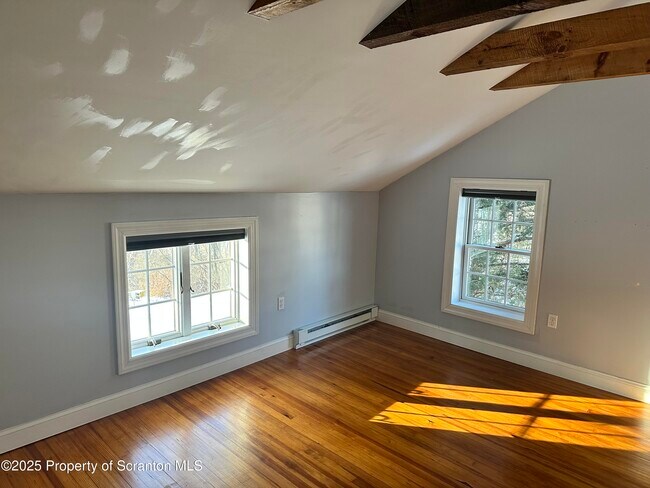 Building Photo - 1108 N Abington Rd