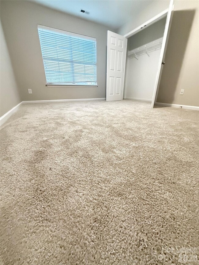 Building Photo - 5656 Tipperlinn Way