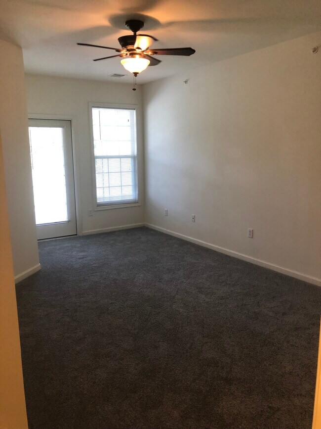 Building Photo - 205 N Twin Lakes Blvd