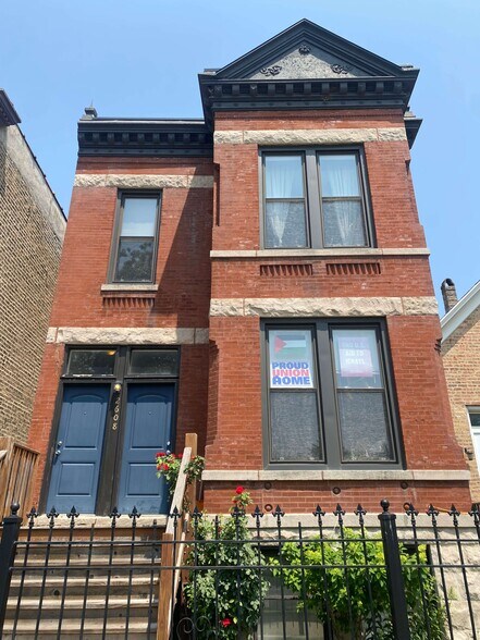 Primary Photo - 2608 W Crystal St