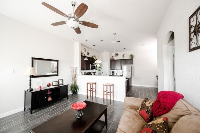 Building Photo - LUXURY TOWNHOME LOCATED IN BASTROP, TEXAS!