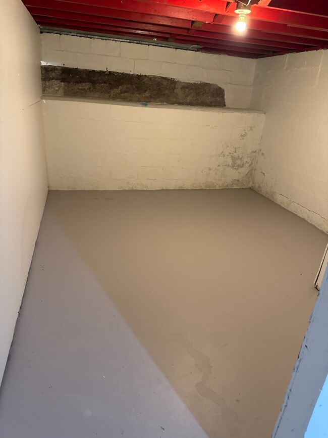 Building Photo - 1115 Winfield Ave