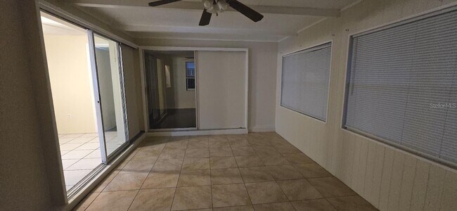 Building Photo - 401 Skylark Ln NW