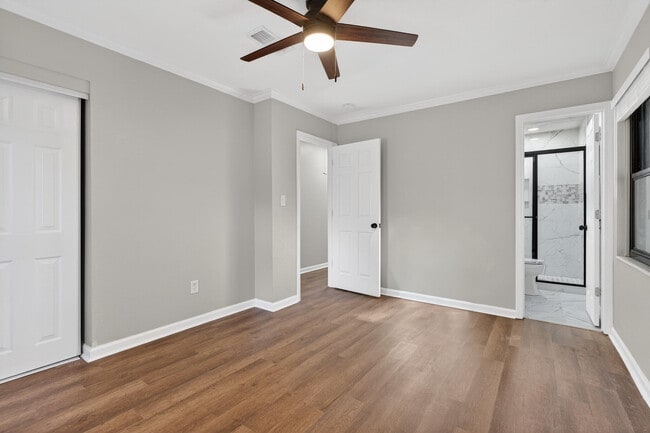 Building Photo - 420 Paradise Rd