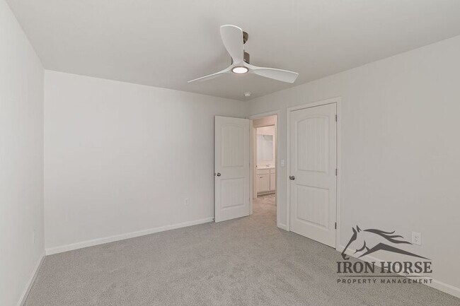 Building Photo - 835 Baker View Ln
