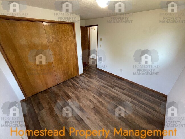 Building Photo - 567