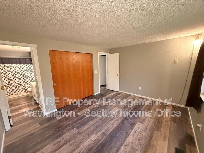 Building Photo - 18417 40th Ave E