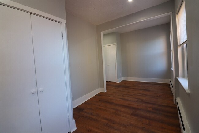 Building Photo - 39 Irving St