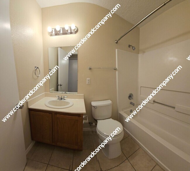 Building Photo - COMING SOON! Nice 3 Bedroom, 1.5 Bathroom, 2 Car Garage and 1,070 Sq Ft. Home.