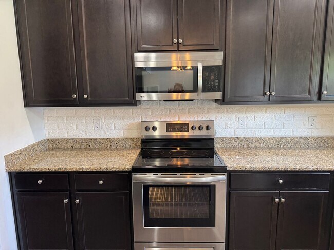 Building Photo - South AVL - Beautiful, Spacious, Versatile...