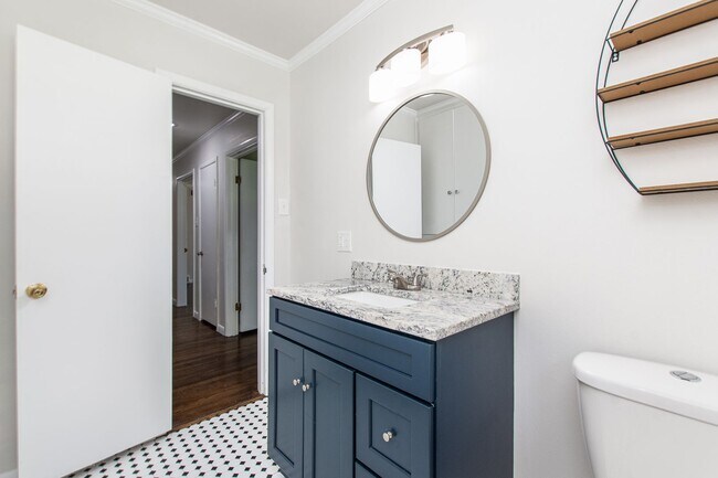 Building Photo - Renovated 3 Bed / 2 Bath Brick Home with 2-Car Garage & Fenced Yard in North Temple
