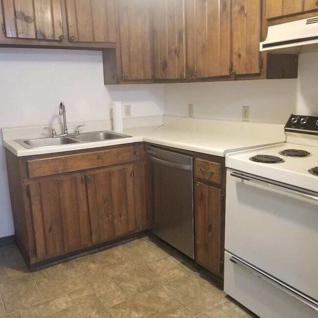 Building Photo - 1010 Buffalo St