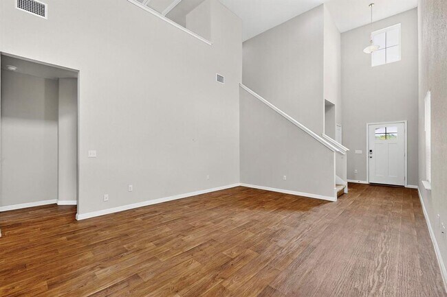 Building Photo - 216 Yoakum St