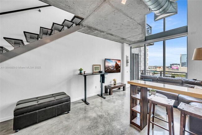 Building Photo - 690 SW 1st Ct